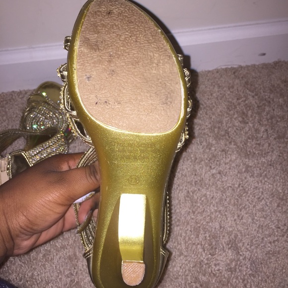 Heels - Picture 4 of 4